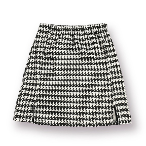 Olivia Rae NY Houndstooth M-Slit Black and White Mini Skirt - Picture 1 of 5